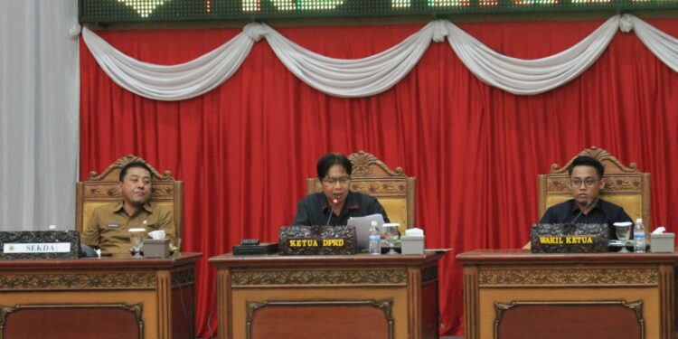 Lima fraksi DPRD Sampaikan Pendapat Akhir Laporan Banggar Terhadap KUA-PPAS 2024