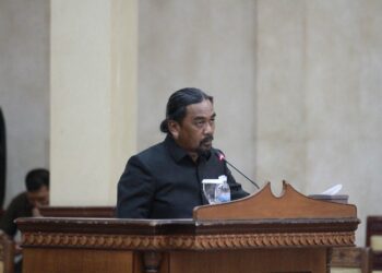 Paripurna DPRD Lima Fraksi DPRD Kabupaten Tanjabtim Menyampaikan Pendapat Akhir Atas Laporan Banggar Terhadap Rancangan Peraturan Daerah Tentang Perubahan Anggaran APBD Tahun 2023