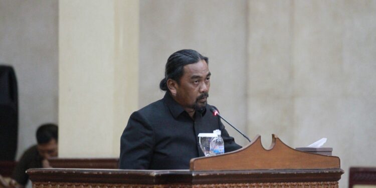 Paripurna DPRD Lima Fraksi DPRD Kabupaten Tanjabtim Menyampaikan Pendapat Akhir Atas Laporan Banggar Terhadap Rancangan Peraturan Daerah Tentang Perubahan Anggaran APBD Tahun 2023