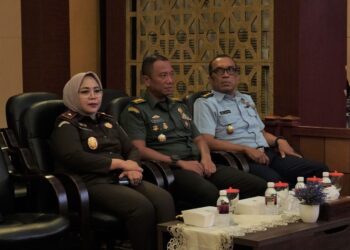 Wakil Kepala Kejaksaan Tinggi Kepulauan Riau Menghadiri Rapat Paripurna DPRD Provinsi Kepulauan Riau