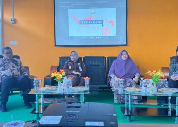 Wakajati Kepri Menjadi Narasumber Dalam Rakernis Bawaslu Di Kota Batam