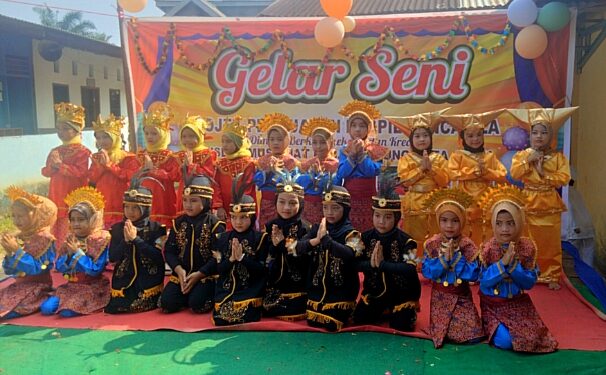 Pentas Senin TK Islam Muslimat Jambi Sukses Digelar, Yuniarti : Terimakasih Telah Mendidik Anak Kami