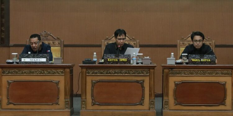 Paripurna Penyampaian Laporan Panitia  Khusus DPRD Terhadap LKPJ Bupati Tahun Anggaran 2023