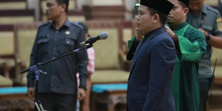 DPRD Kabupaten Tanjung Jabung Timur (Tanjabtim) Jambi menggelar Rapat Paripurna Pelantikan sekaligus pengambilan sumpah jabatan Wakil Pimpinan DPRD Pengganti Antar Waktu (PAW).