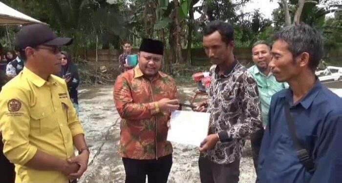 Tingkatkan Produktifitas Pertanian, Wakil Bupati Tanjab Timur Serahkan Alsintan ke Kelompok Tani