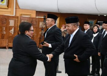 Lantik Pansel DPRP, Wamendagri Ribka Tekankan Komitmen terhadap Hak OAP dalam Politik dan Pemerintahan