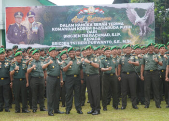 Tradisi Penyambutan Danrem 042/Gapu Brigjen TNI Heri Purwanto, S.E.,M.Si dan Pelepasan Brigjen TNI Rachmad S.I.P