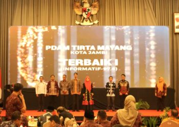 “Dari Jambi untuk Indonesia: Tirta Mayang Raih Predikat Tertinggi di Anugerah Keterbukaan Informasi 2024”