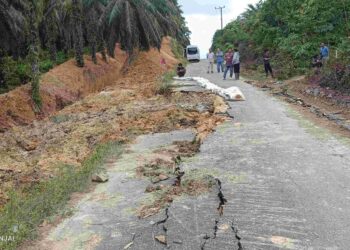 “RIP Jalan Umum: Persembahan Istimewa dari PTPN 4 Jambi!”