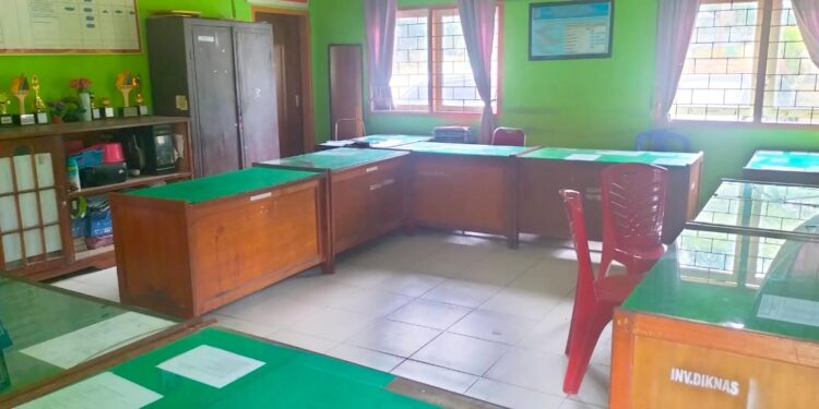 Krisis Disiplin ASN di Merangin: Kantor Bidang Pembinaan SD Kosong saat Jam Kerja!