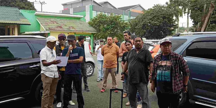 Di Jambi, Jalan Cepat Rusak, Tapi Pejabat Makin Kaya? LSM-BMB Desak Transparansi Anggaran!