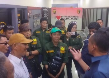 AWaSI Adakan Aksi Unjuk Rasa di Polda Jambi, Ini Tuntutannya