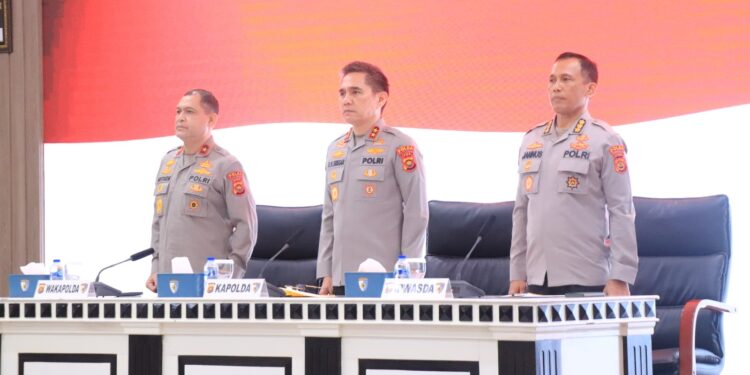 Kapolda Irjen Pol. Krisno H. Siregar Melaksanakan Kegiatan Pembukaan Taklimat Awal Pelaksanaan Audit Kinerja Tahap I Tahun Anggaran 2025 oleh Itwasda Polda Jambi