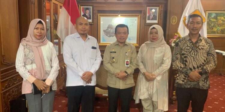 Kakanwil KemenHam Jambi Laksanakan Audiensi dengan Gubernur Jambi Bahas Kerja Sama dan Penguatan Sarpras