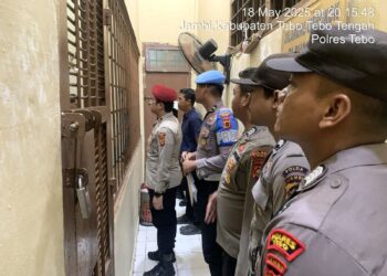 Pastikan Keamanan dan Kesehatan Tahanan, Kanit Pidum Polres Tebo Lakukan Pengecekan Rutan Mapolres