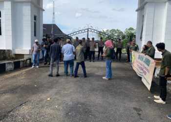 Aksi AWaSI Jambi di Tebo: Bupati Bungkam, Aroma Korupsi Kian Menyengat!