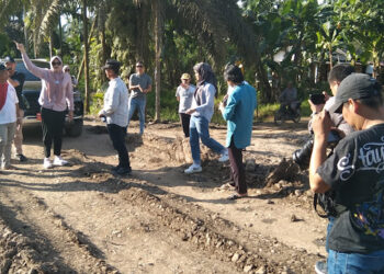 Bupati Dillah Hich Tinjau Jalan Provinsi di Desa Lambur II