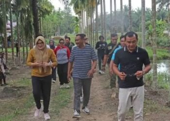 Bupati Tanjabtim Dillah, Tinjau Kondisi Saluran Drainase di Desa Catur Rahayu, Dendang