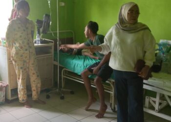 Tindak Lanjuti Aduan Masyarakat  Wakil Ketua DPRD Kabupaten Tanjung Jabung Timur Sidak Ke Puskesmas Nipah Panjang.